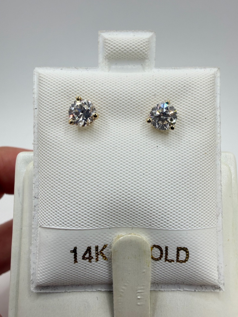 NWT 5mm (1.02ctw) Lab-grown Diamond studs in 14kt yellow‎ gold, martini prong!